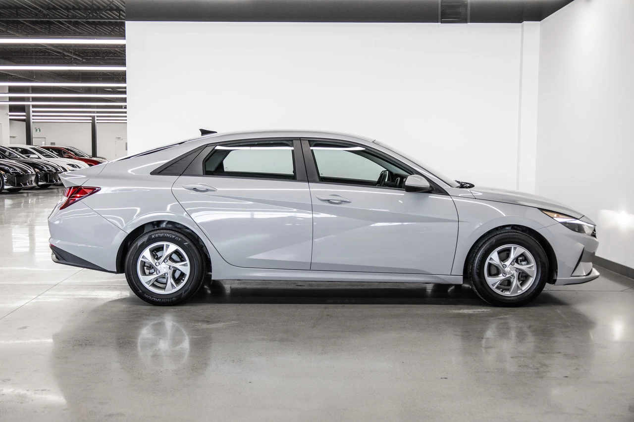 2022 Hyundai Elantra Essential Image principale