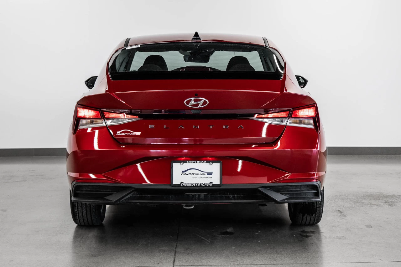 2021 Hyundai Elantra Preferred Main Image