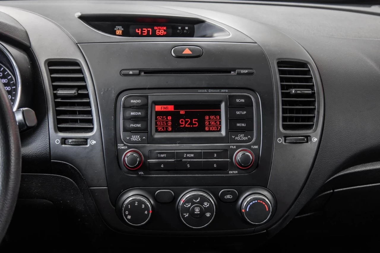 2014 Kia Forte Manuelle de base Garantie 1 AN Image principale