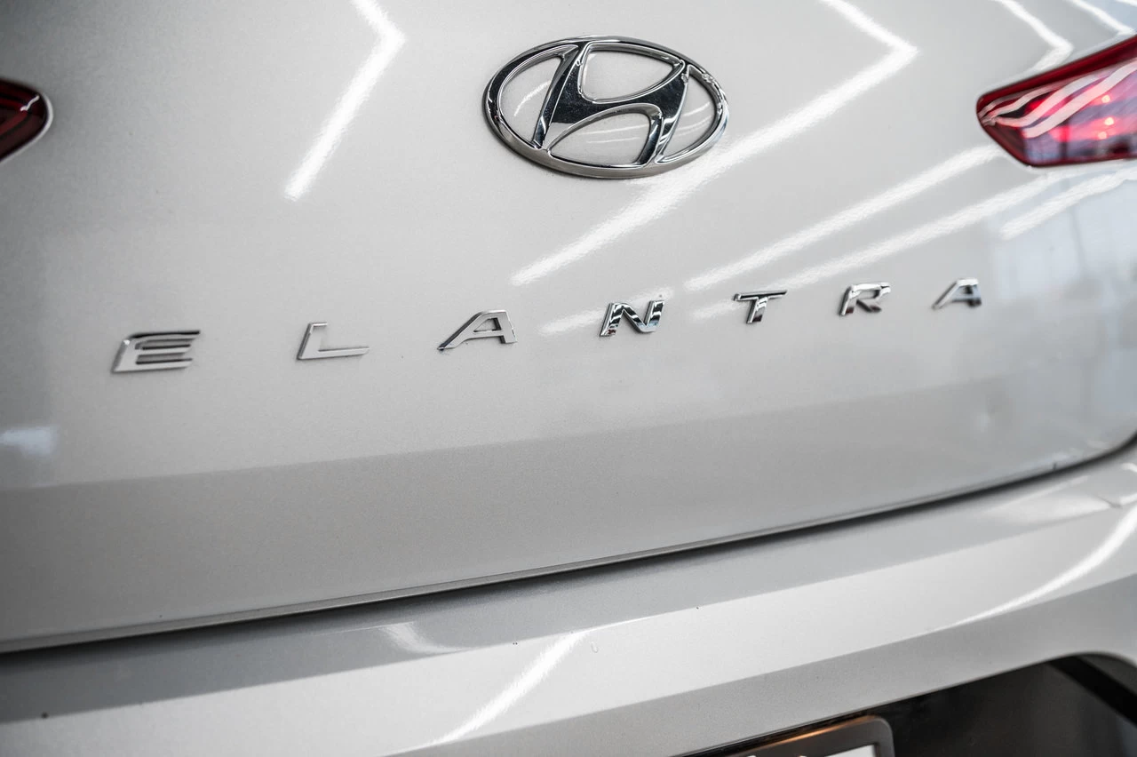 2019 Hyundai Elantra Luxury Image principale
