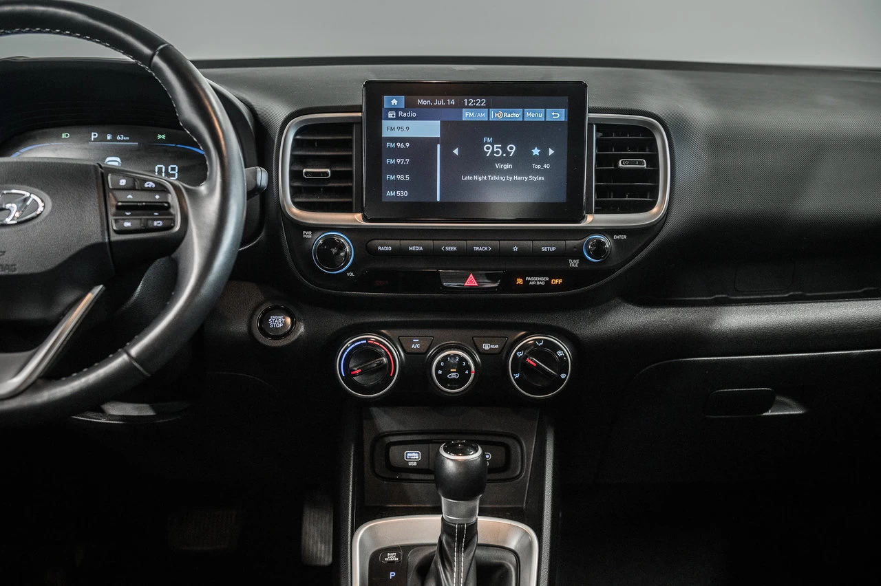 2023 Hyundai Venue Preferred Main Image