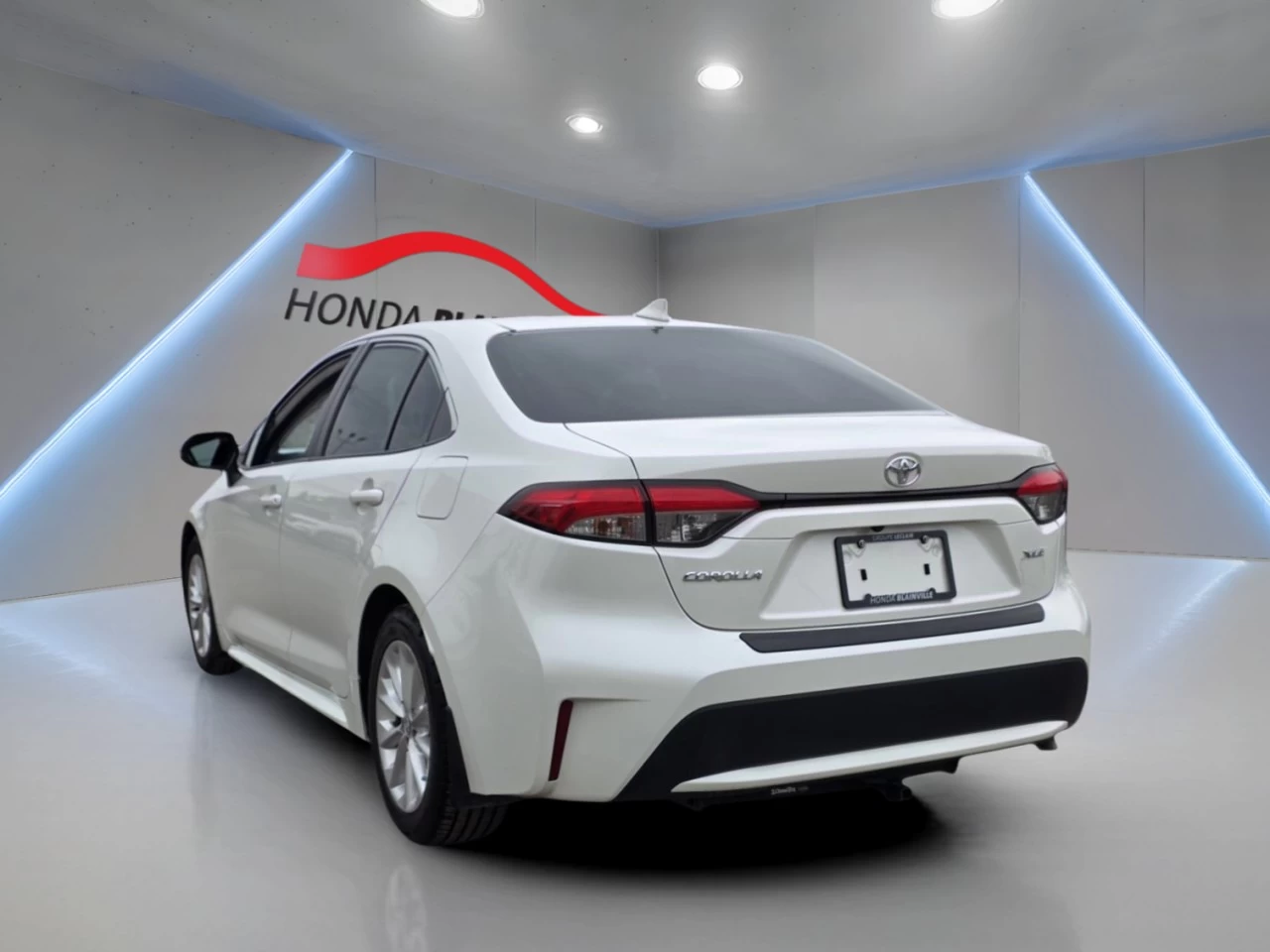 2020 Toyota Corolla LE CVT Main Image