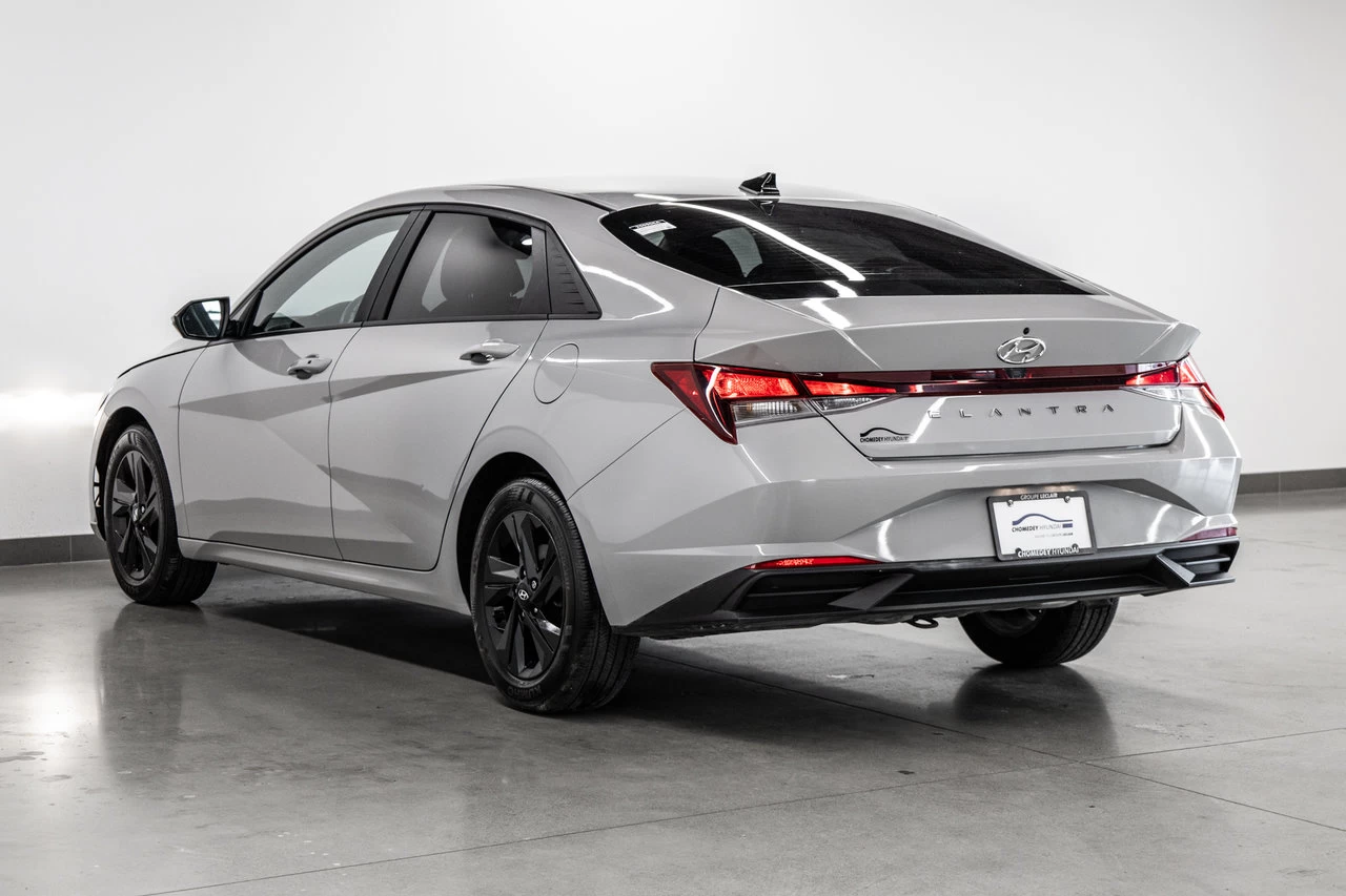 2023 Hyundai Elantra Preferred Main Image