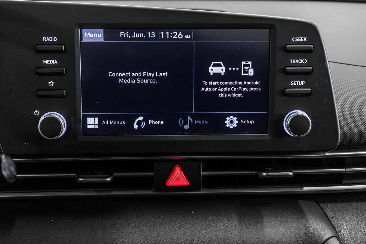 2022 Hyundai Elantra Essential Image principale