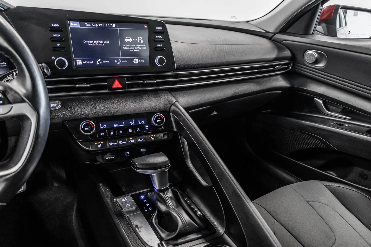 2021 Hyundai Elantra Preferred Main Image