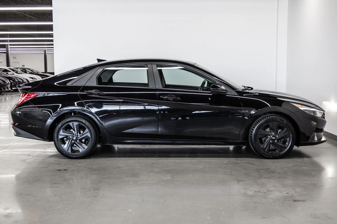 2022 Hyundai Elantra hybrid Preferred Main Image