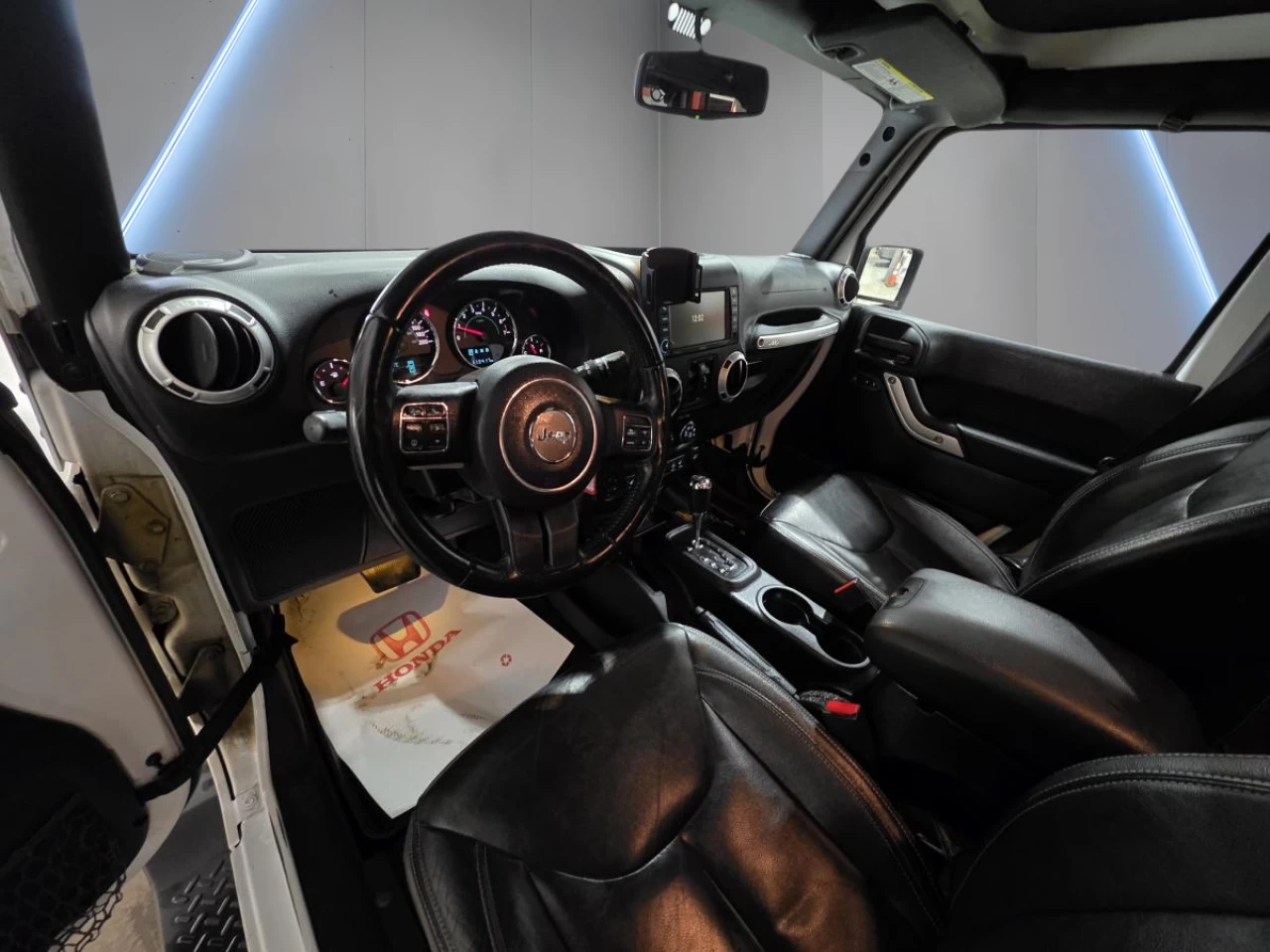 2015 Jeep Wrangler 4WD 4dr Sahara Image principale