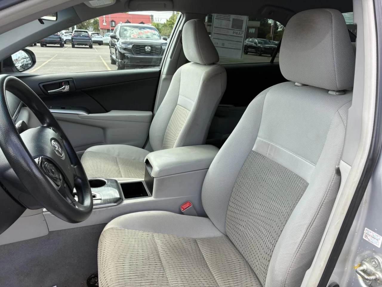 2013 Toyota Camry Hybrid 4dr Sdn LE Main Image