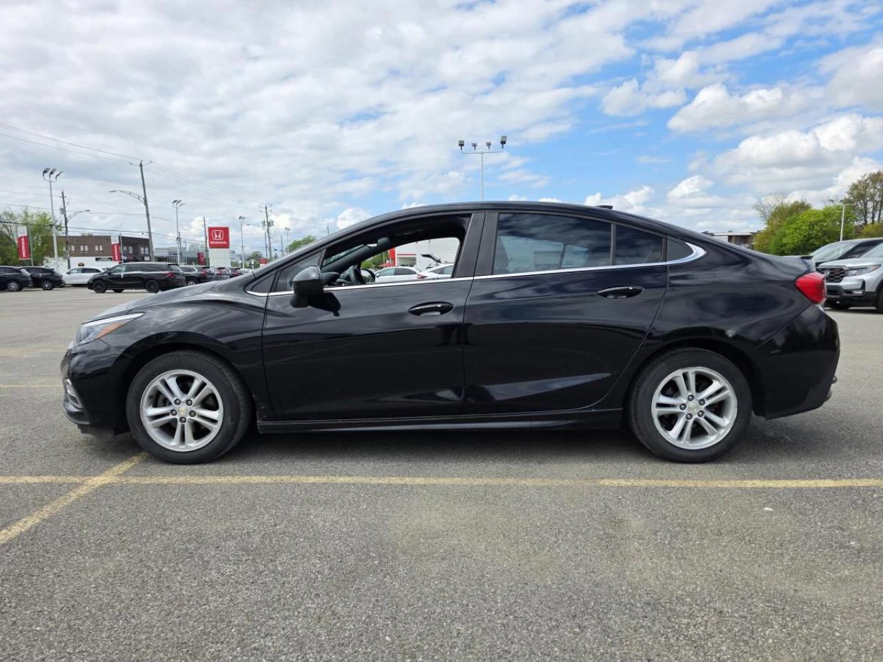 2018 Chevrolet Cruze Sedan LT (Manual) Image principale
