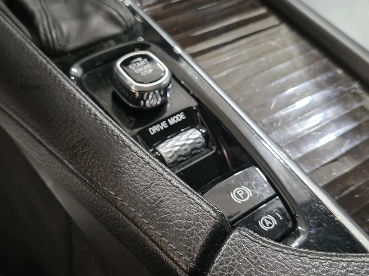 2018 Volvo S90 T6 AWD Momentum Image principale