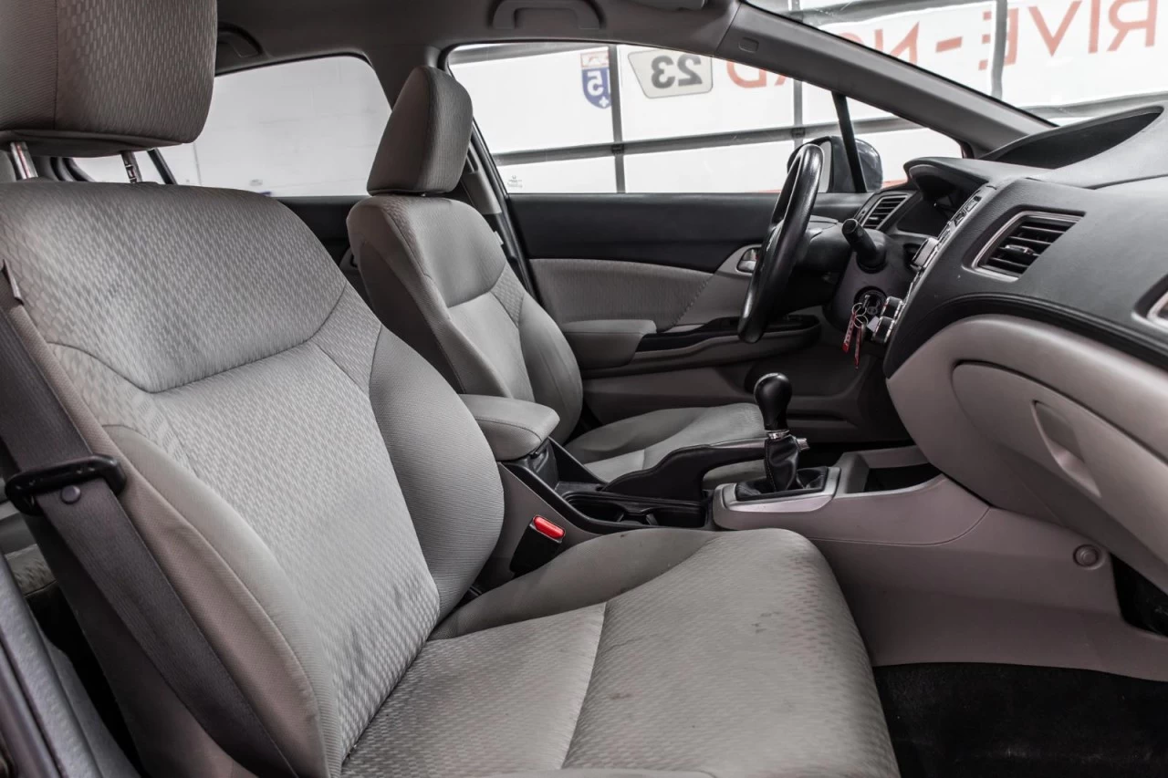 2014 Honda Civic Sedan Manuelle LX AUBAINE Image principale