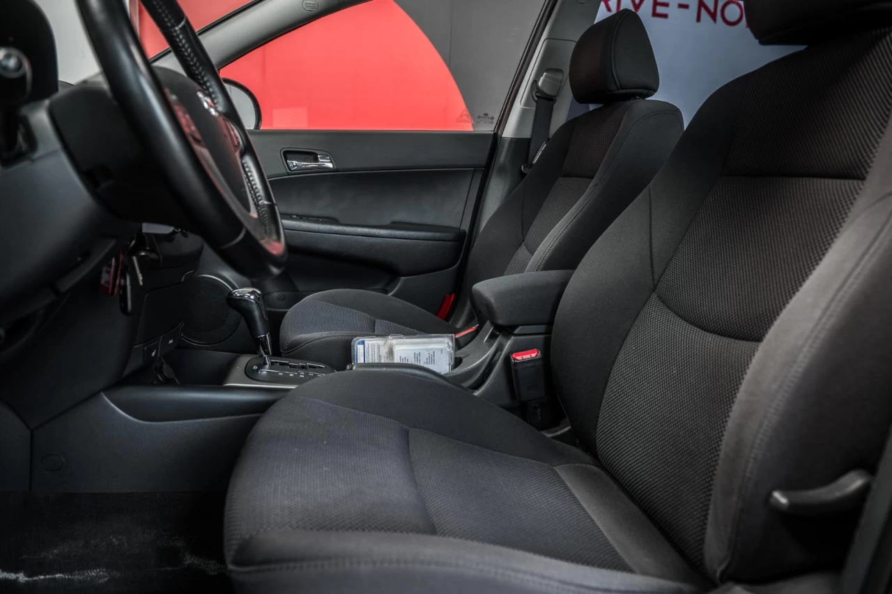 2010 Hyundai Elantra Touring Automatique AUBAINE!!! Main Image