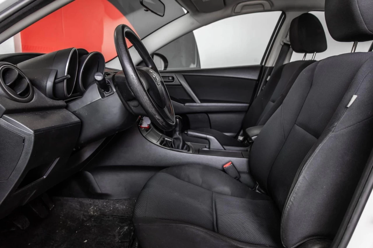 2010 Mazda Mazda3 Manuelle AUBAINE!!! Image principale