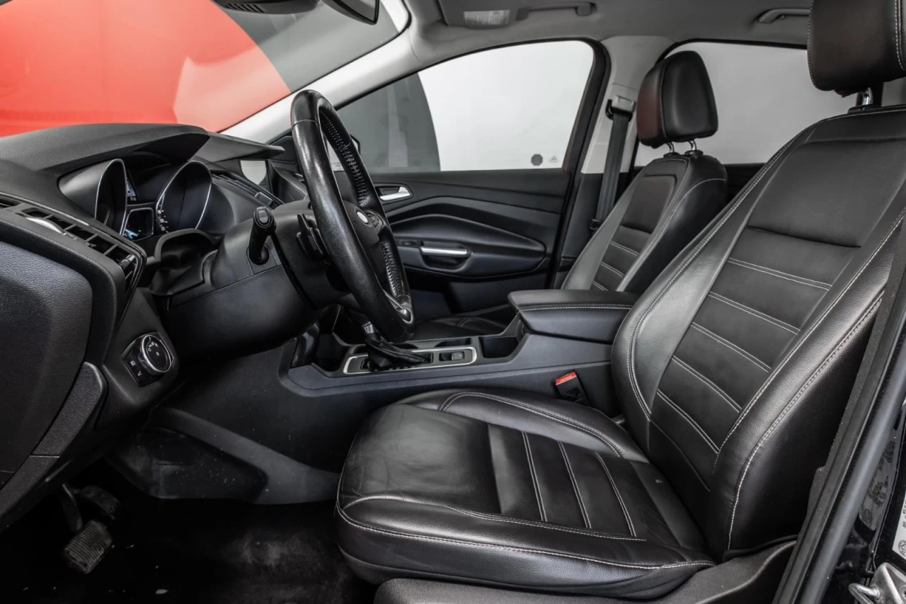 2017 Ford Escape Titanium 4WD+NAVI+TOIT.PANO+CUIR+SIEGES.CHAUFFANTS Image principale