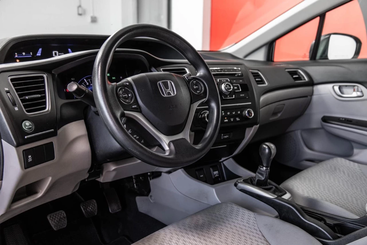 2015 Honda Civic Sedan LX Manuelle Garantie 1 AN Image principale