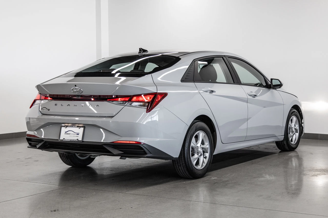 2022 Hyundai Elantra Essential Image principale