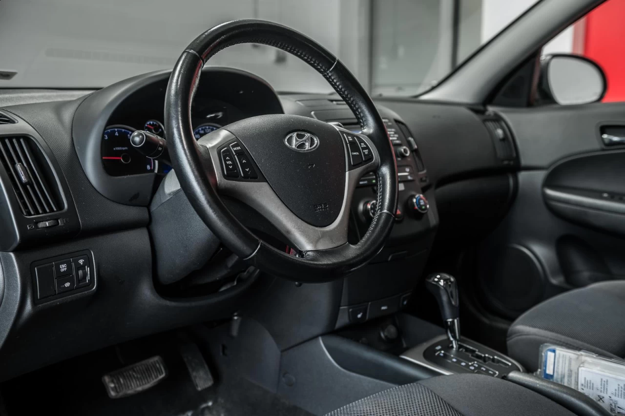 2010 Hyundai Elantra Touring Automatique AUBAINE!!! Main Image