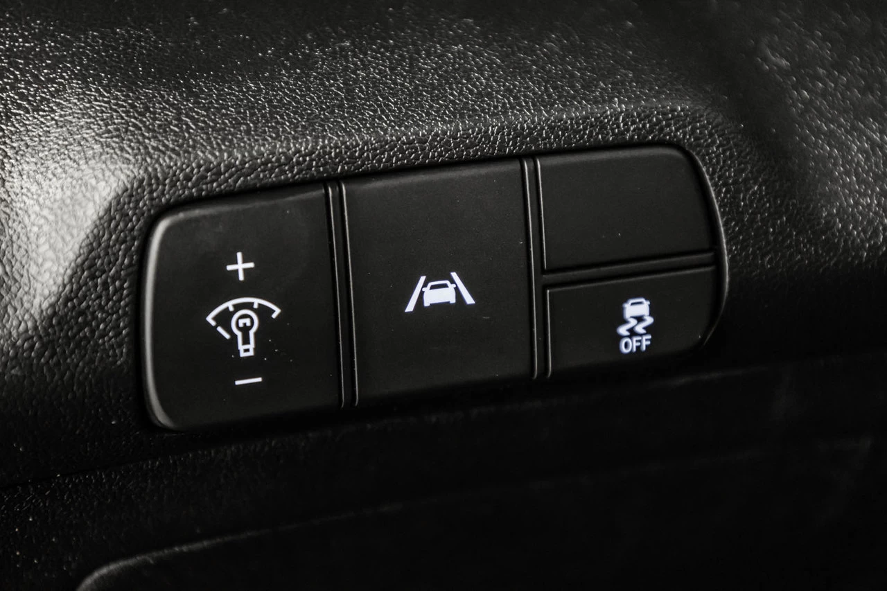 2021 Hyundai Elantra Preferred Main Image