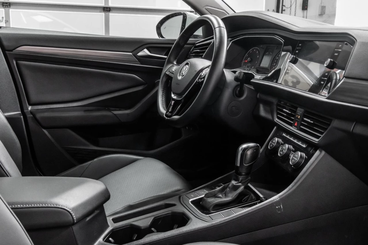 2020 Volkswagen Jetta Highline TOIT.OUVRANT+CUIR+CARPLAY+SIEGES.CHAUFF Main Image