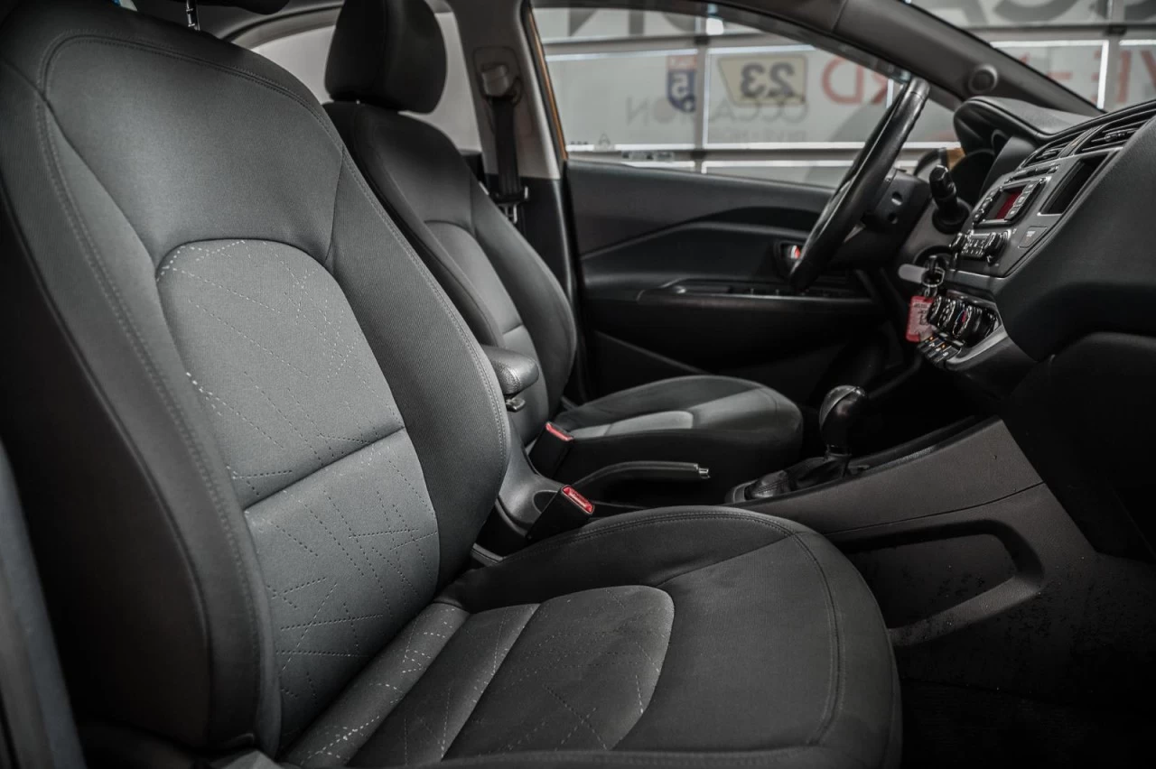 2012 Kia Rio Automatique - Économique et fiable Image principale