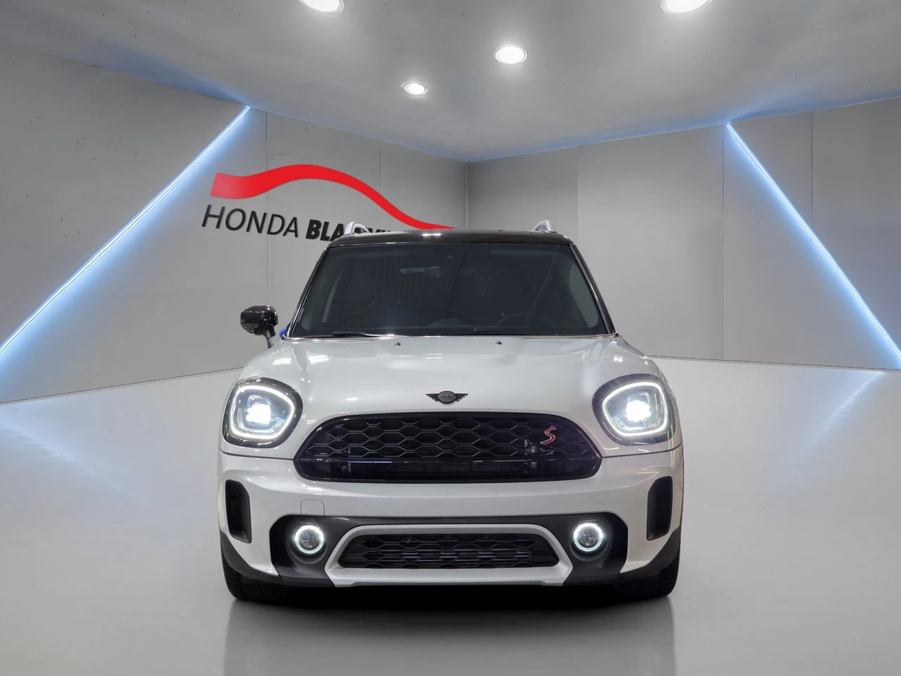 2022 MINI Countryman Cooper S ALL4 Main Image
