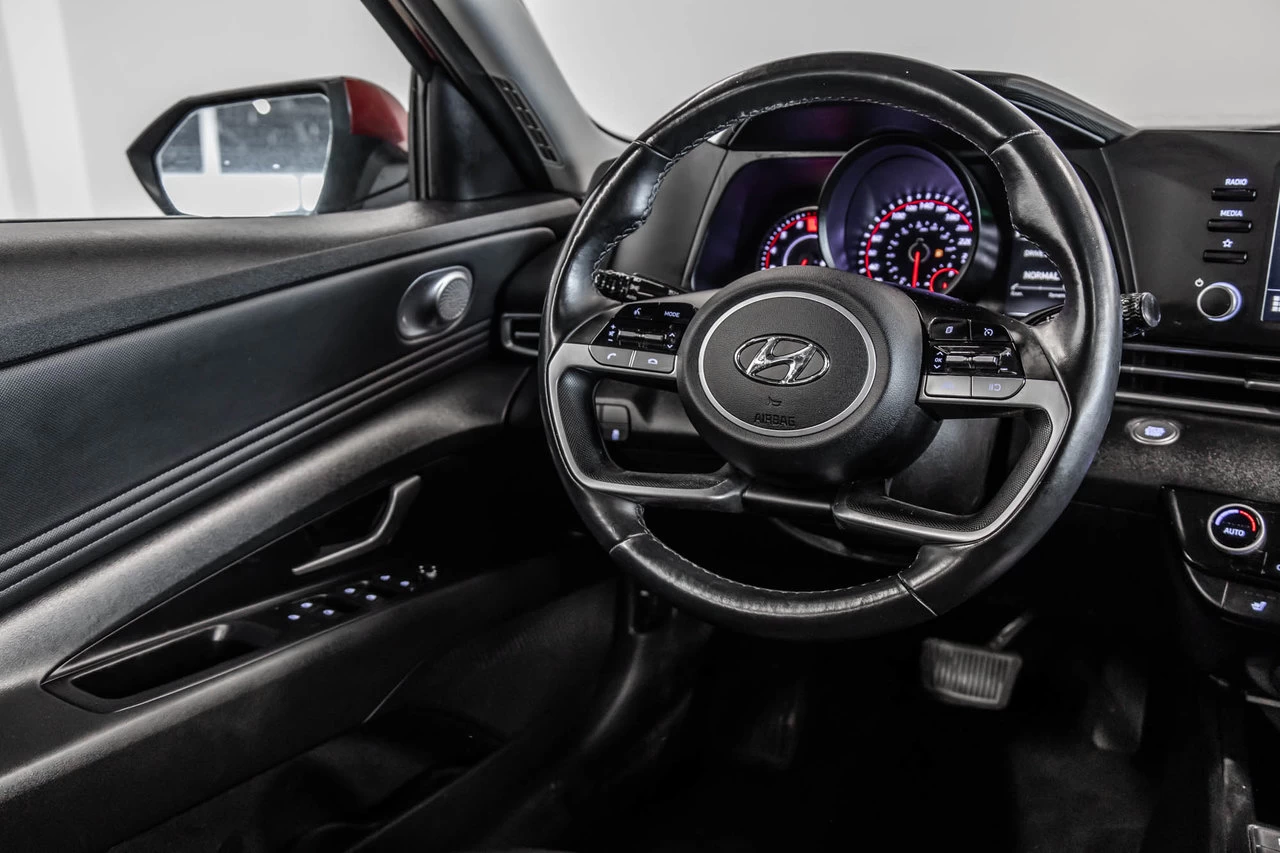 2021 Hyundai Elantra Preferred Main Image