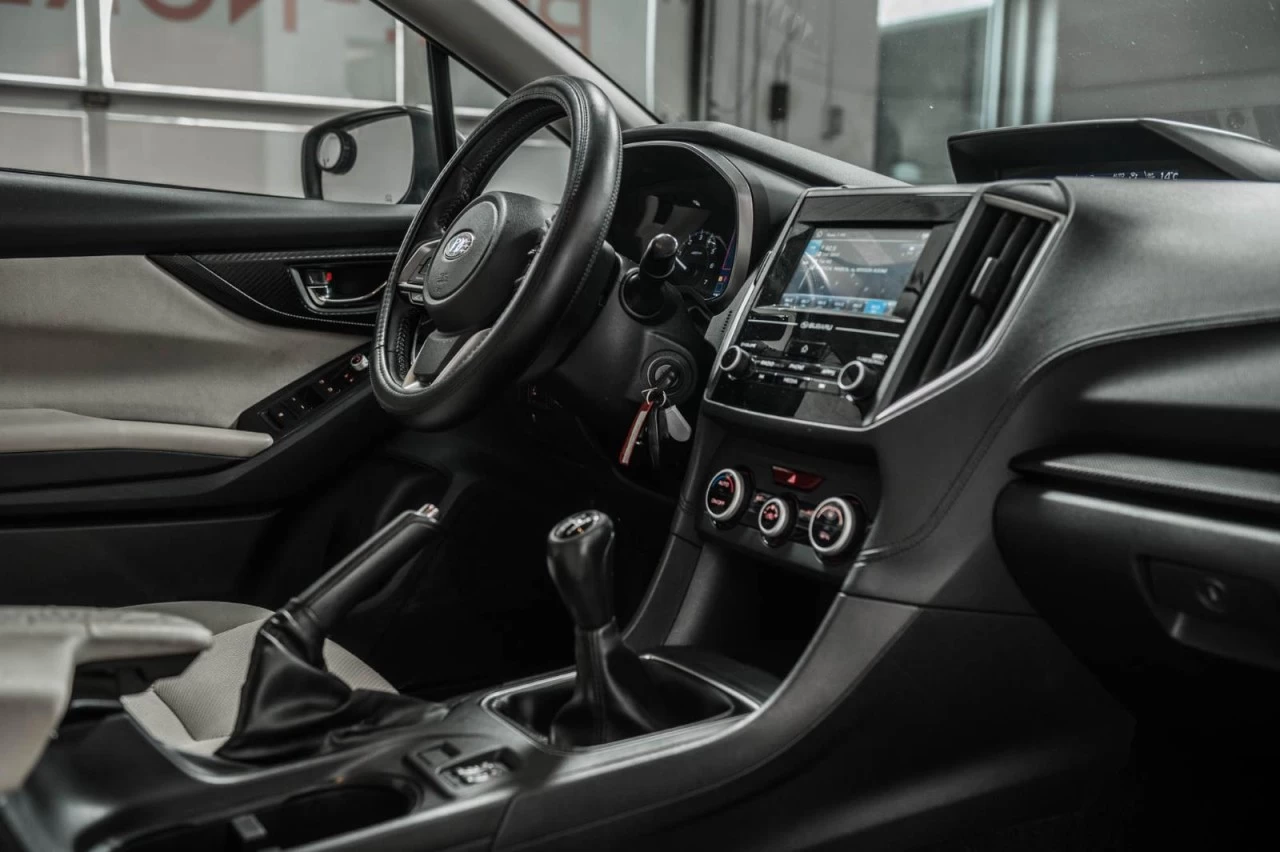 2017 Subaru Impreza Touring Manuelle 4x4 Garantie 1 AN Main Image