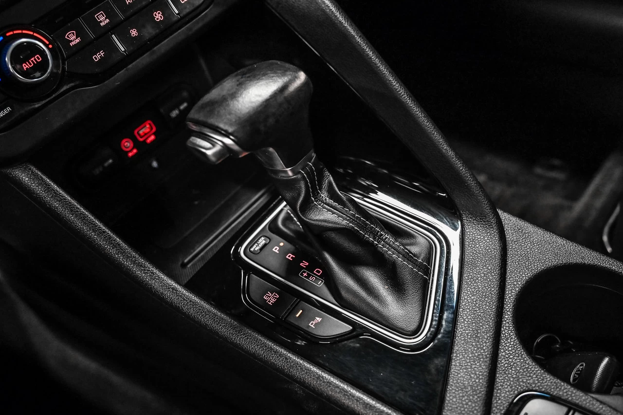 2019 Kia Niro Plug-In Hybrid Ex Main Image