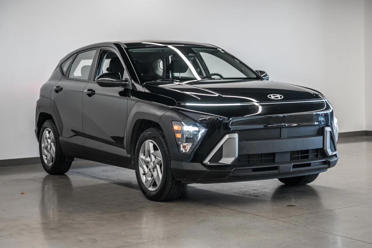 2024 Hyundai Kona Essential Main Image