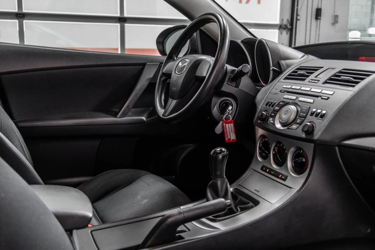 2010 Mazda Mazda3 Manuelle AUBAINE!!! Image principale