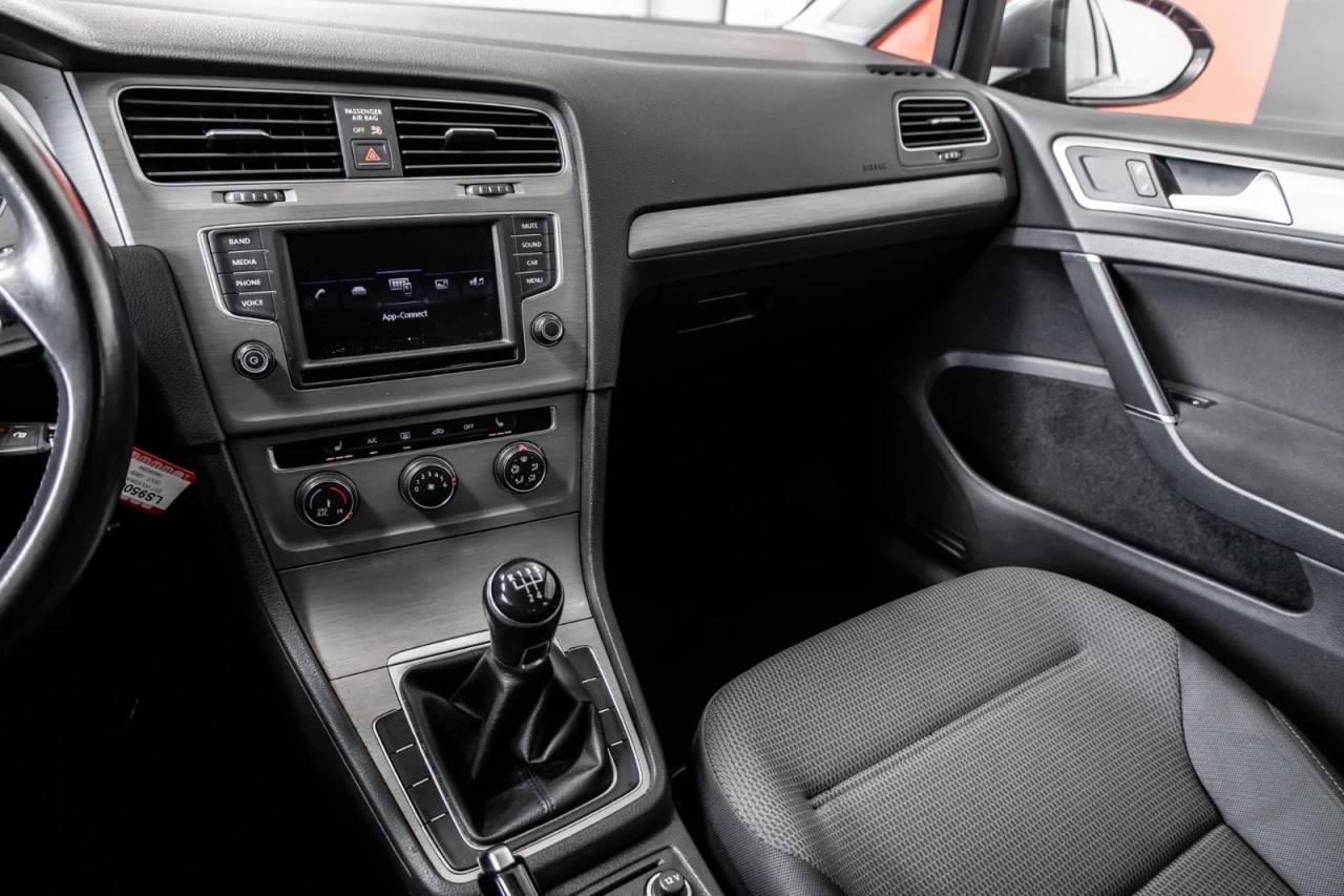2017 Volkswagen Golf Trendline SIEGES.CHAUFF+BLUETOOTH+CAM.RECUL Main Image