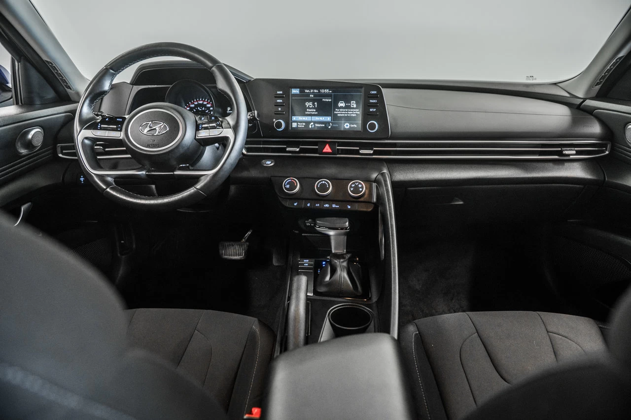 2022 Hyundai Elantra Preferred Image principale