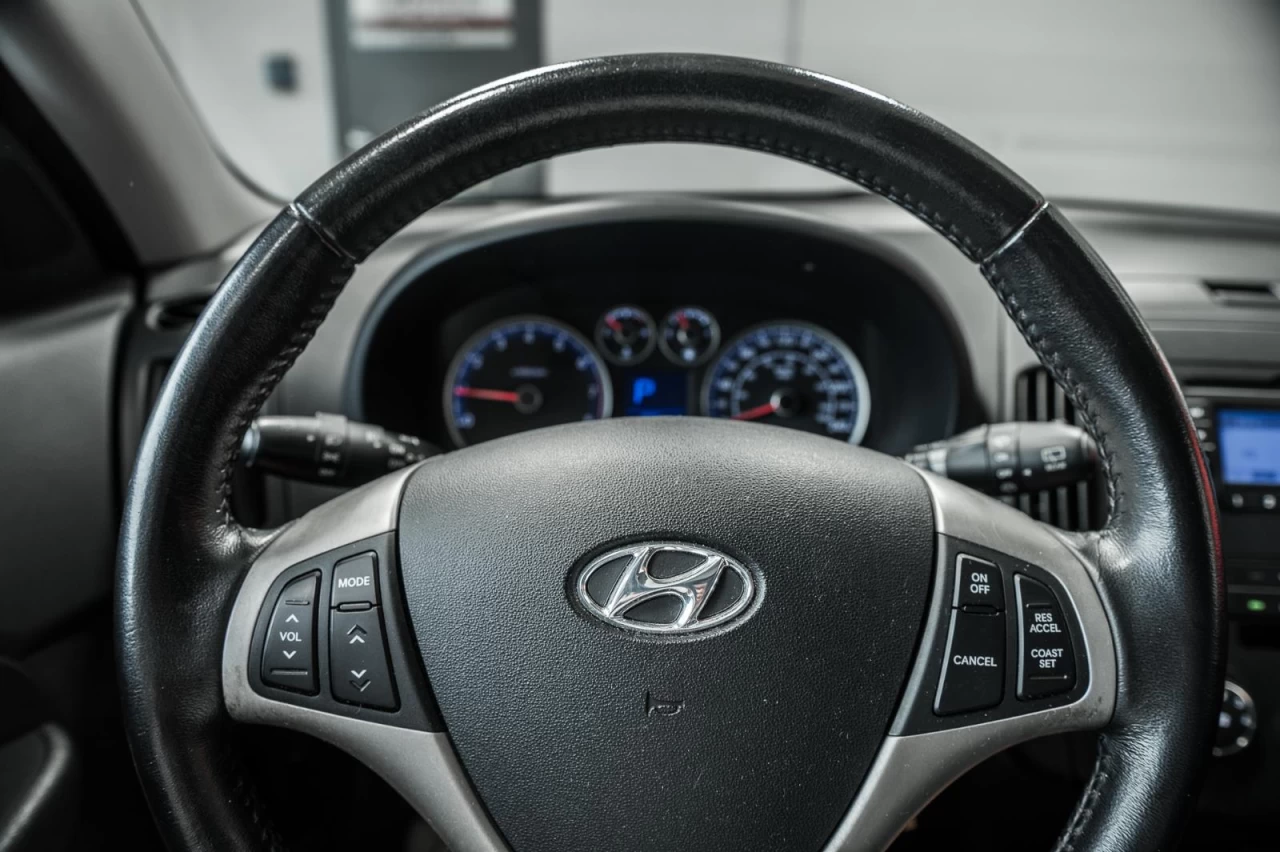 2010 Hyundai Elantra Touring Automatique AUBAINE!!! Main Image