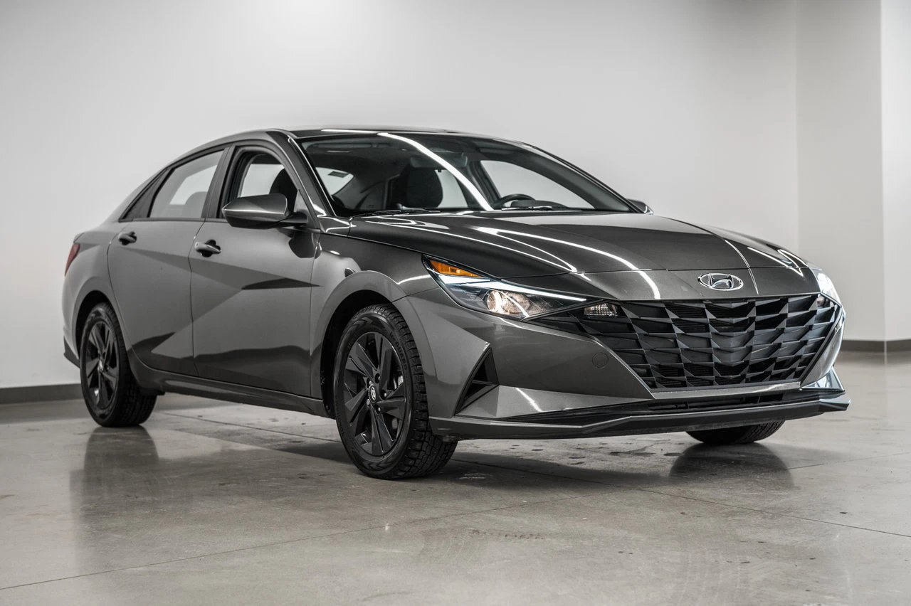2023 Hyundai Elantra Preferred Tech Image principale