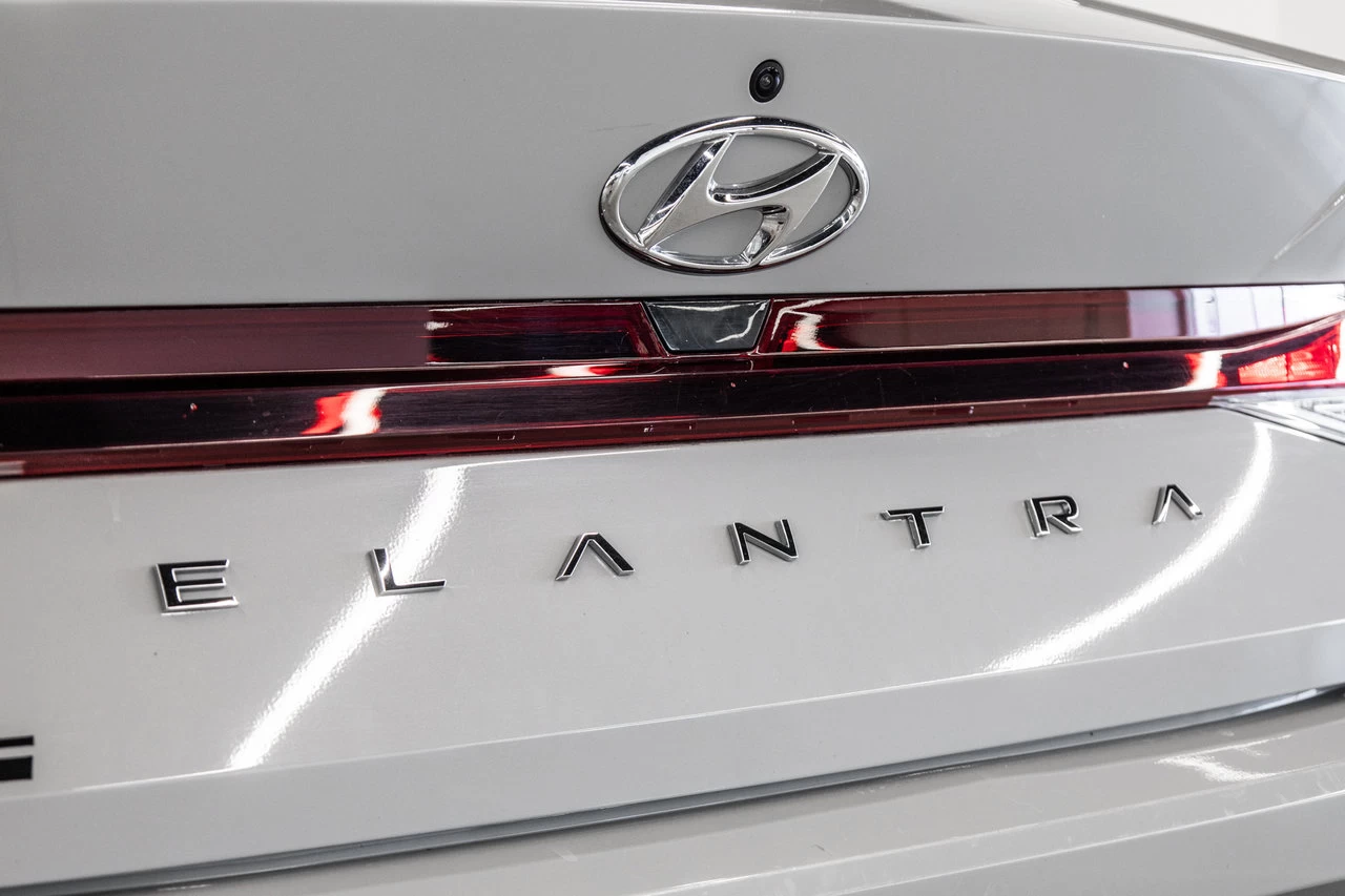 2022 Hyundai Elantra Essential Image principale