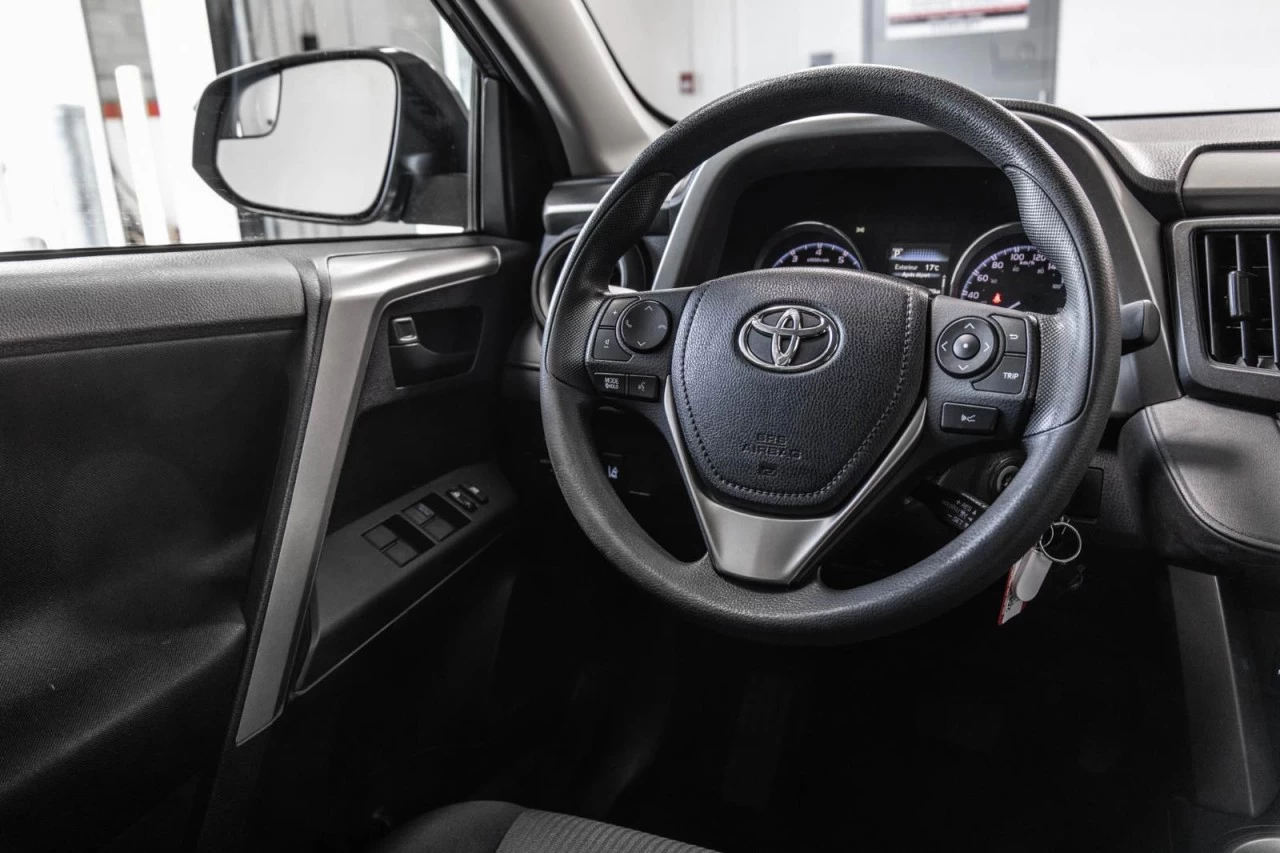 2017 Toyota RAV4 LE MAGS+SIEGES.CHAUFF+BLUETOOTH+CAM.RECUL Main Image