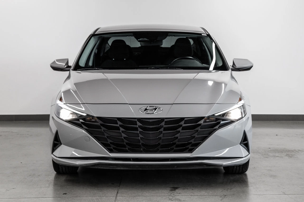 2023 Hyundai Elantra Preferred Main Image