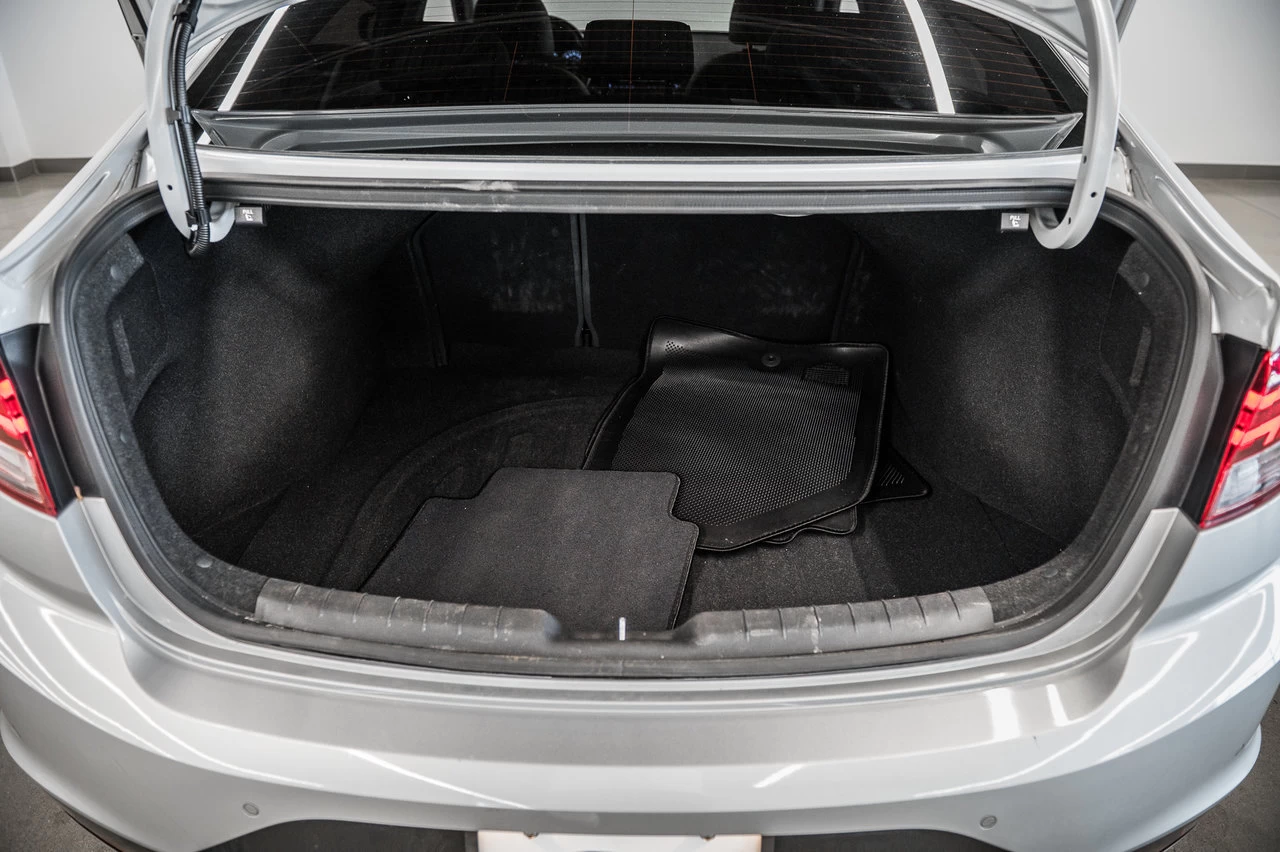 2019 Hyundai Elantra Ultimate Main Image