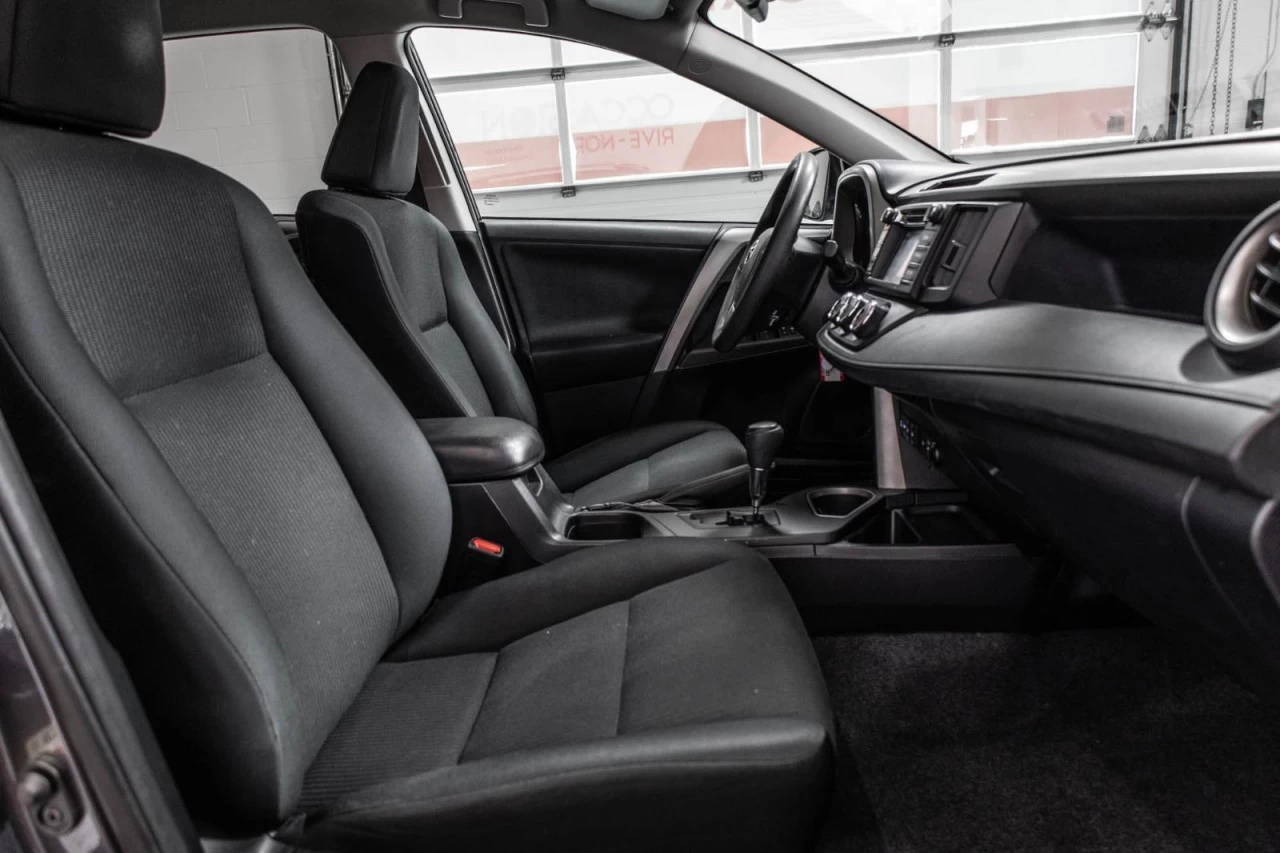 2017 Toyota RAV4 LE MAGS+SIEGES.CHAUFF+BLUETOOTH+CAM.RECUL Main Image