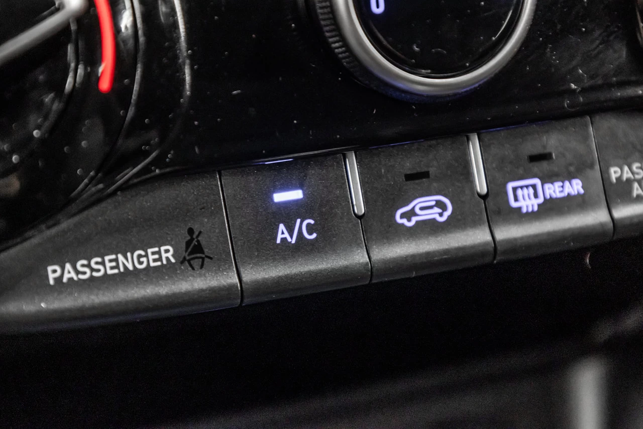 2022 Hyundai Kona Essential Awd Main Image