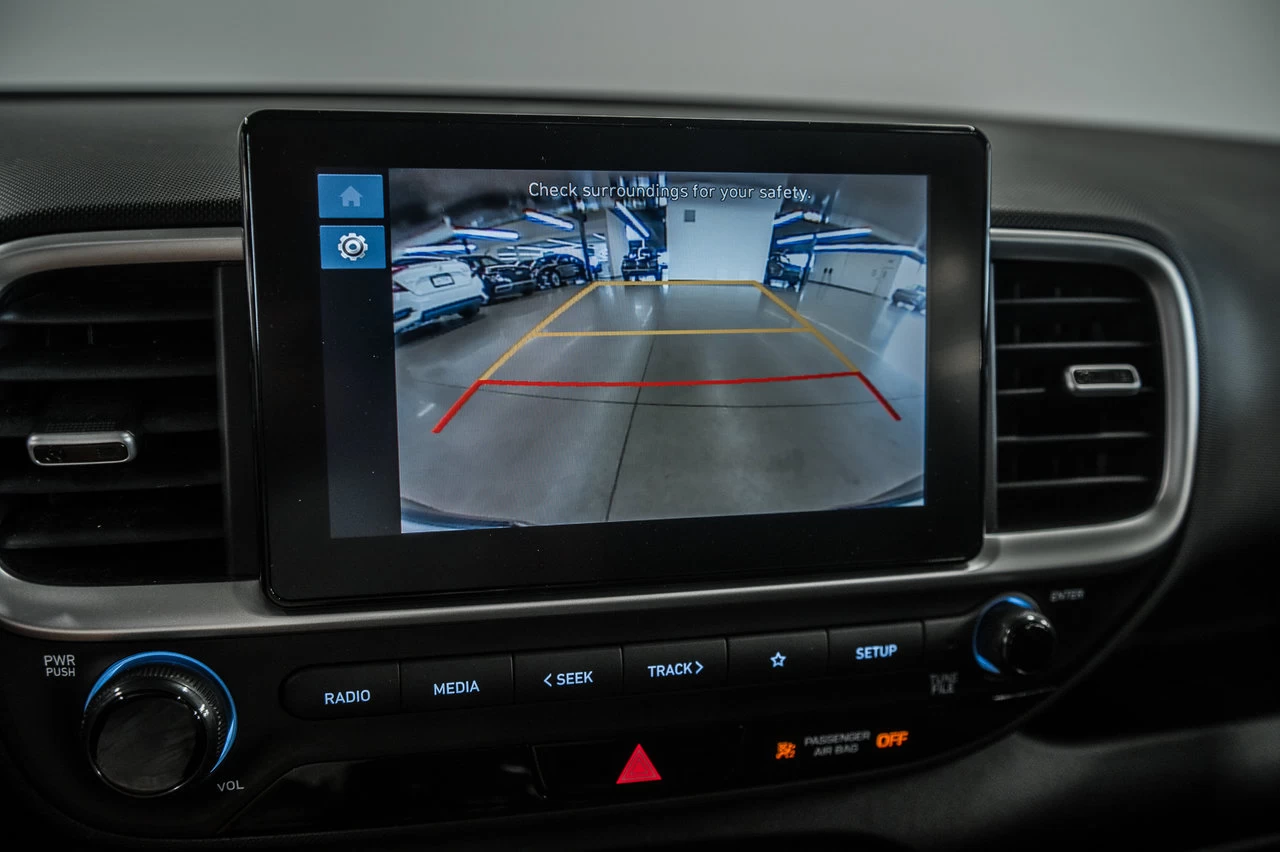 2023 Hyundai Venue Preferred Main Image