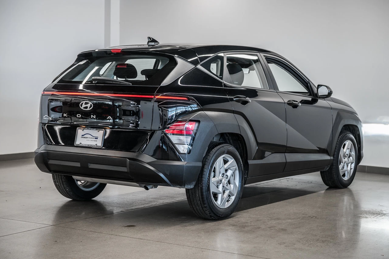 2024 Hyundai Kona Essential Main Image