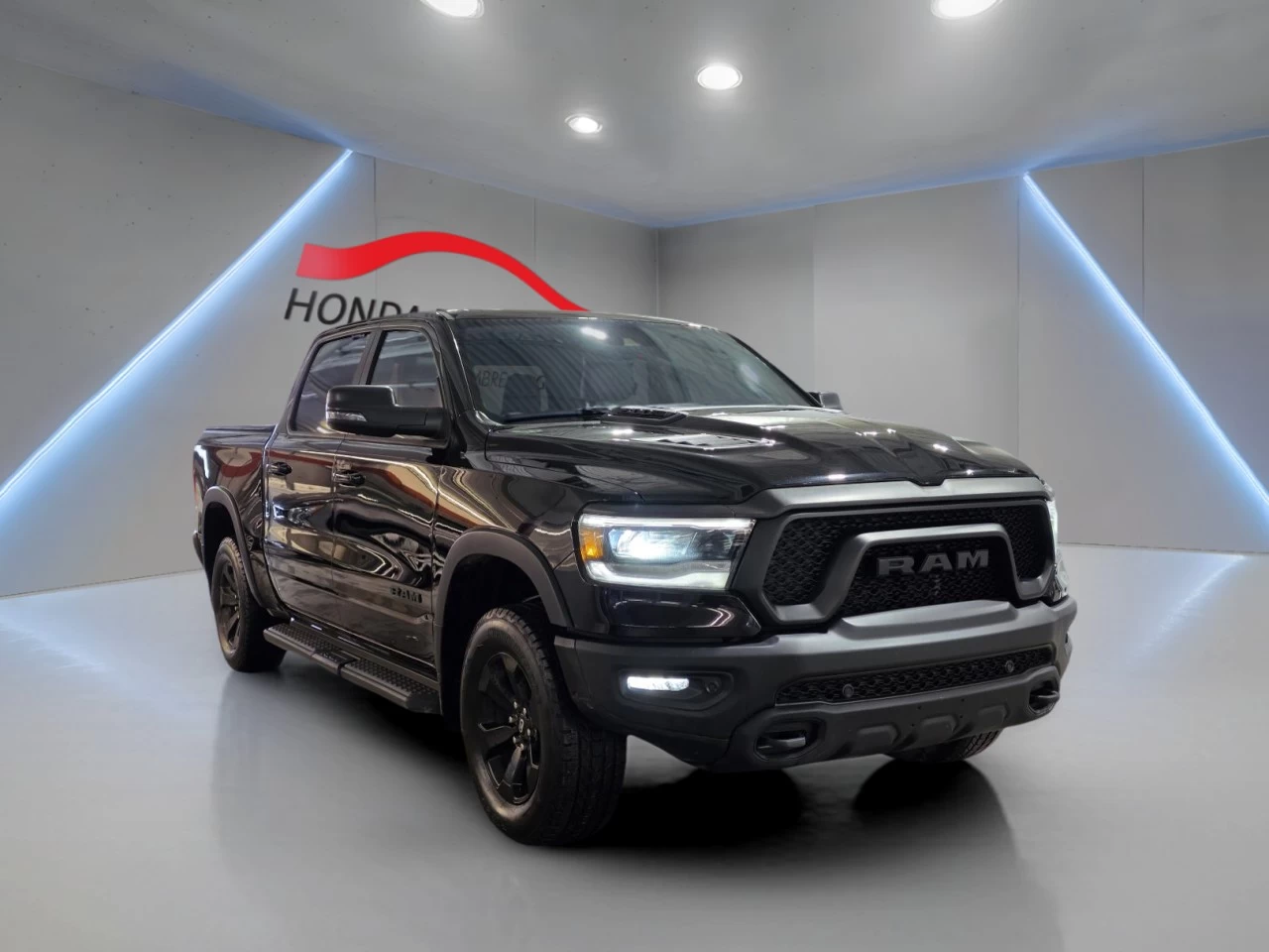 2022 RAM 1500 Rebel 4x4 Crew Cab 5'7" Box Image principale