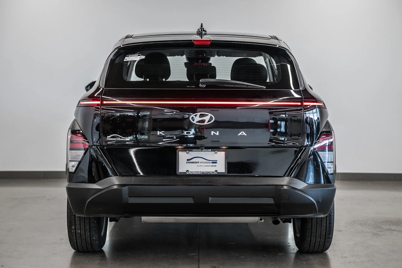 2024 Hyundai Kona Essential Main Image