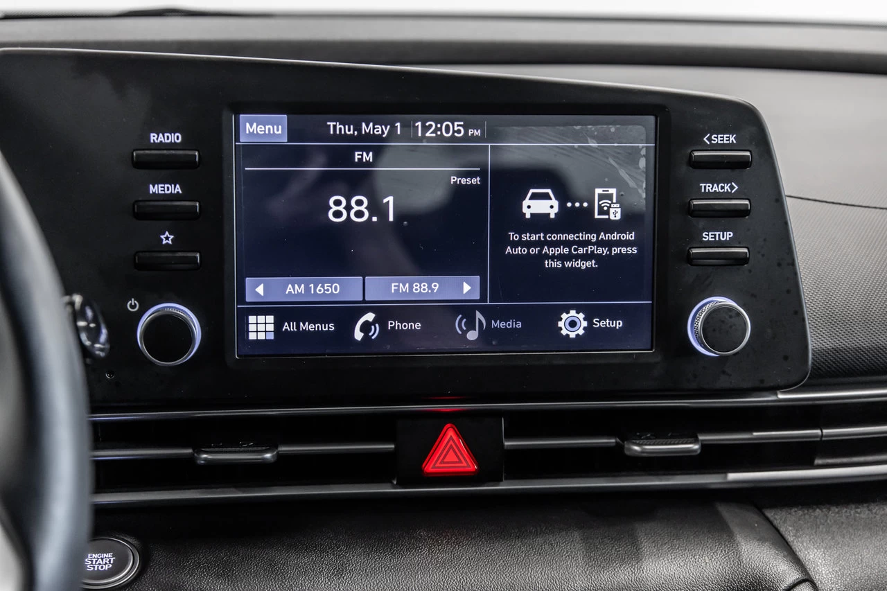 2023 Hyundai Elantra Preferred Main Image
