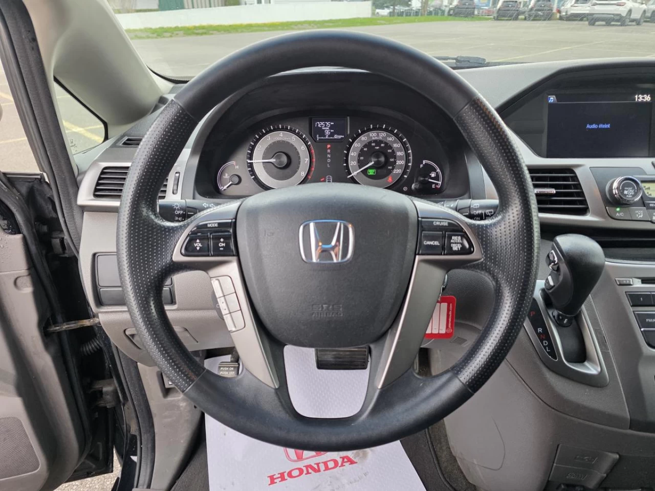 2016 Honda Odyssey SE Image principale