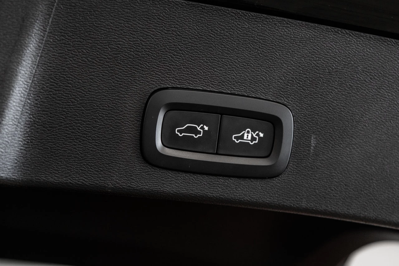 2023 Volvo XC40 Core Awd Image principale