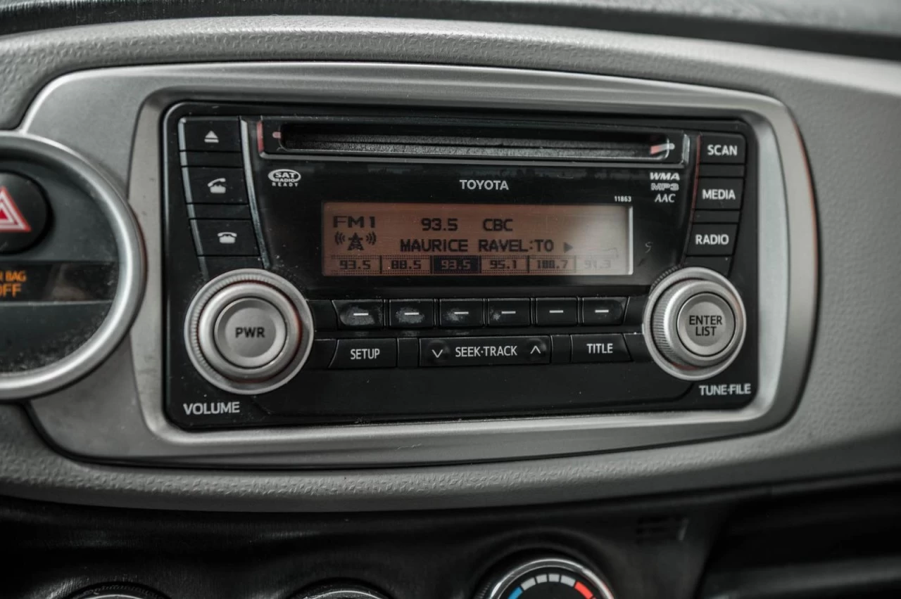 2012 Toyota Yaris Manuelle Hatchback AUBAINE! Image principale