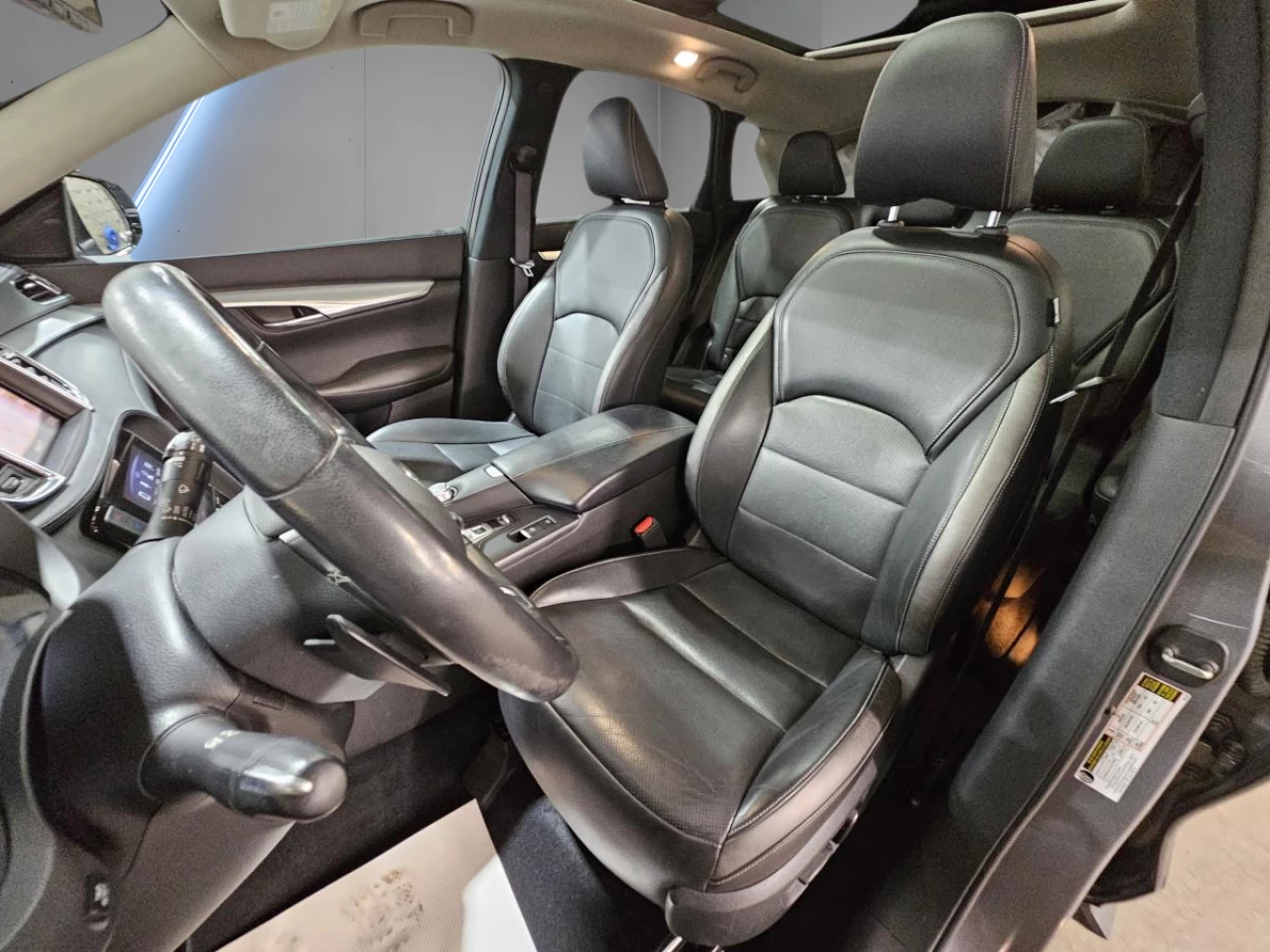 2019 Infiniti QX50 LUXE AWD Image principale