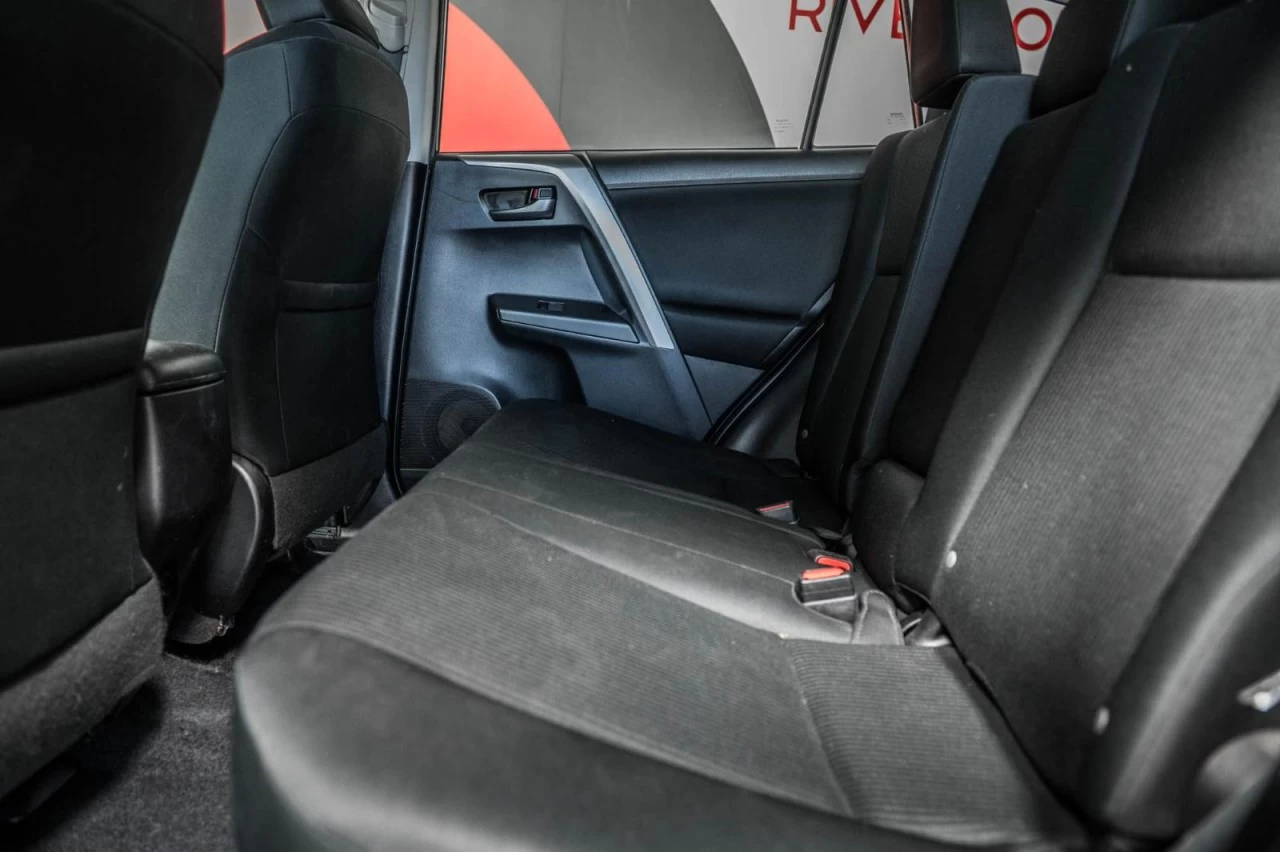 2016 Toyota RAV4 LE AWD+SIEGES.CHAUFF+BLUETOOTH+CAM.RECUL+REG.VITES Main Image